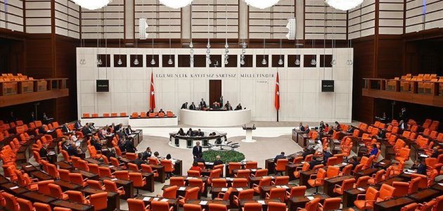 TBMM’de parmak boyası tartışması kızışıyor! 
