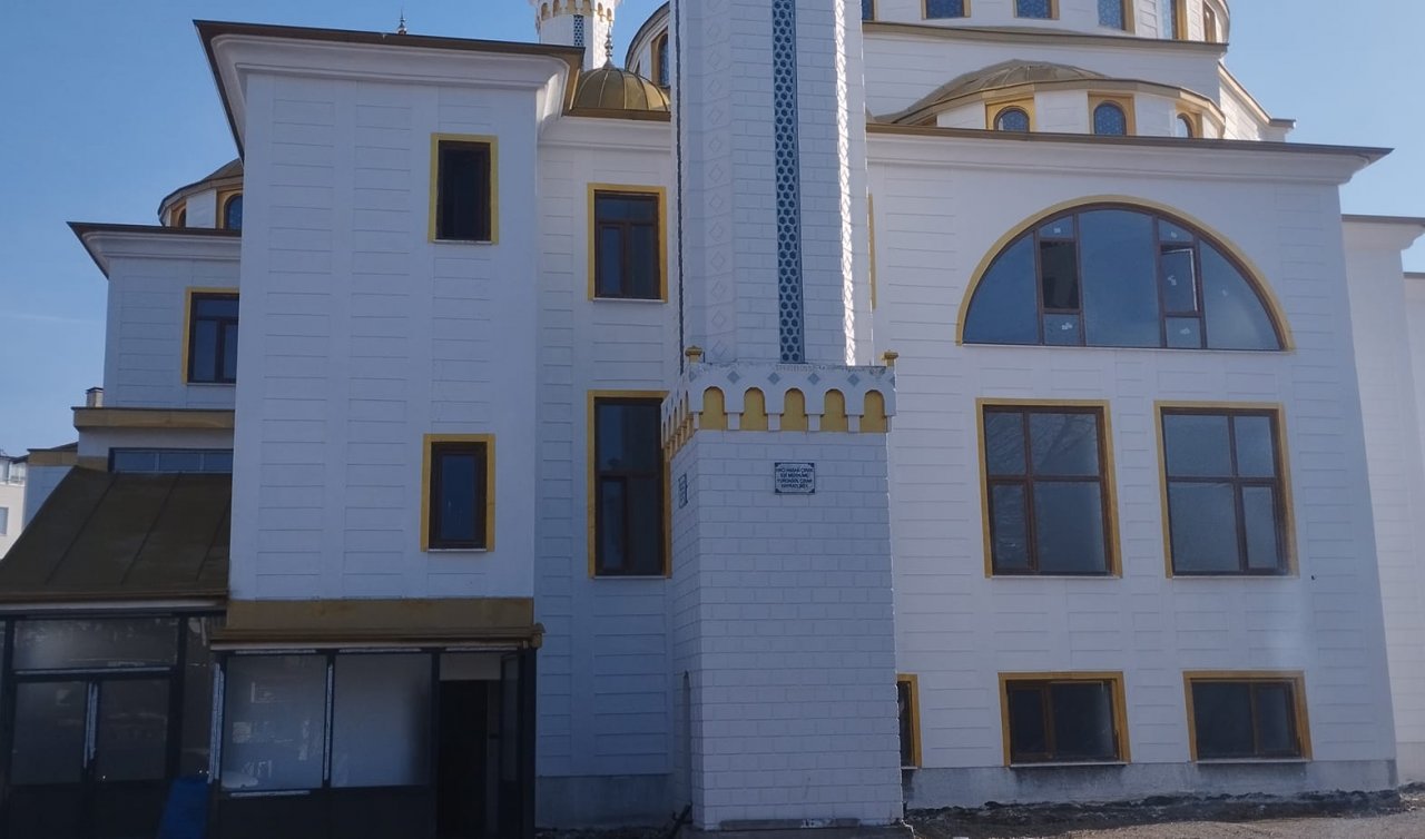 Konya’da yapımı tamamlanan cami dualarla ibadete açıldı