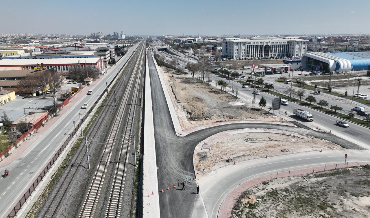 Konya Belediyesi Demiryolu Caddesi’nde trafiği rahatlatıyor