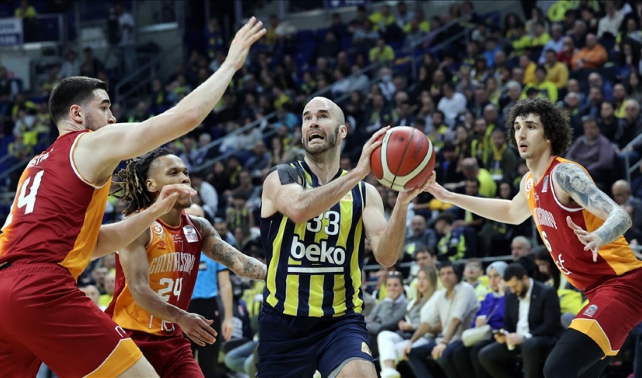 Derbide kazanan Fenerbahçe oldu