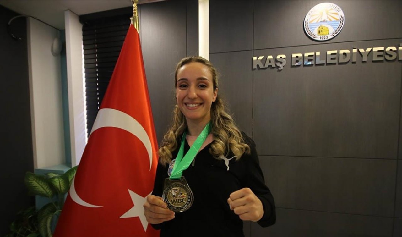 Muay Thai Dünya Şampiyonu Doğan, Türk bayrağını dalgalandırdığı için gururlu