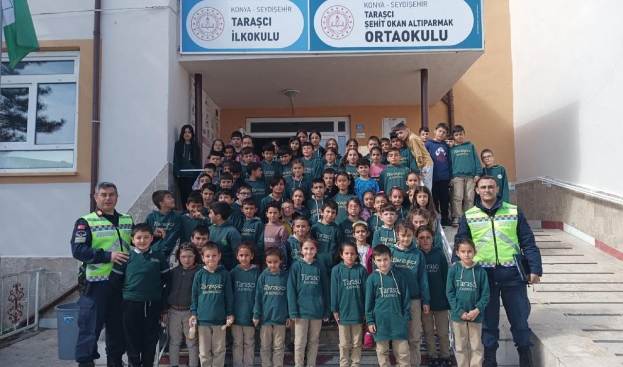 Konya’da  Jandarma ekiplerinden öğrencilere trafik eğitimi 