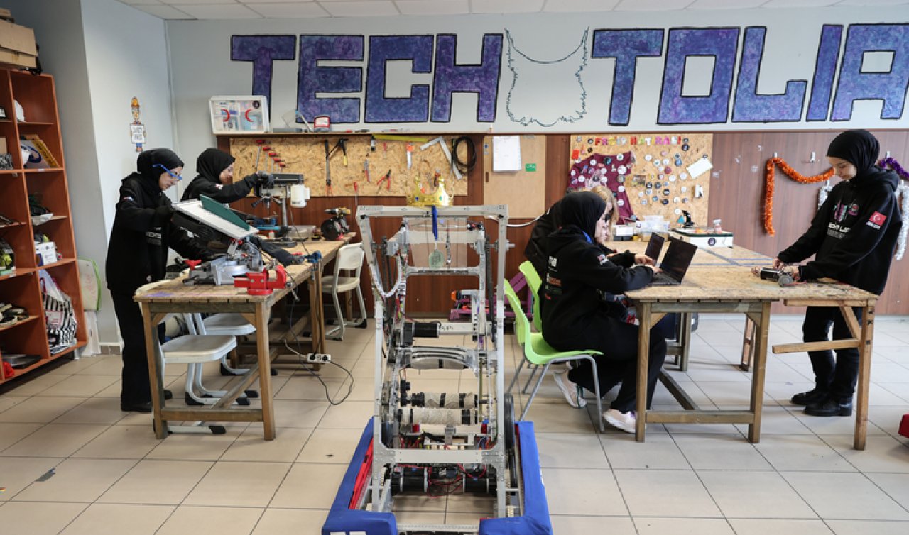 İmam hatipli gençler Amerika’daki robot yarışmasında Türkiye’yi temsil edecek