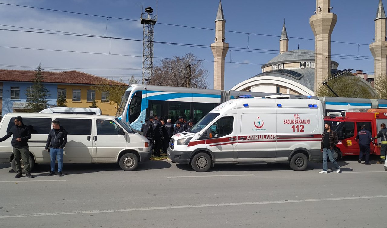 Konya’da anne ve çocuğuna tramvay çarptı