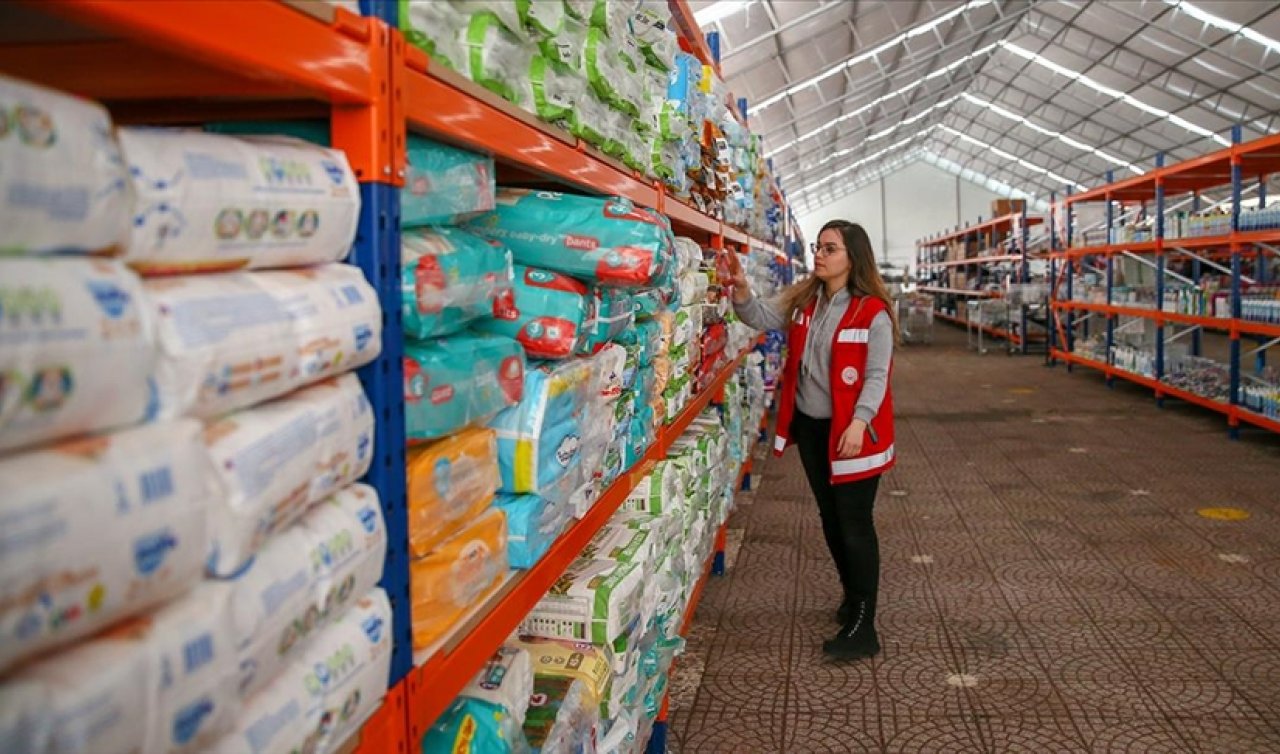 Dev sosyal market depremzedeler için hizmete girdi