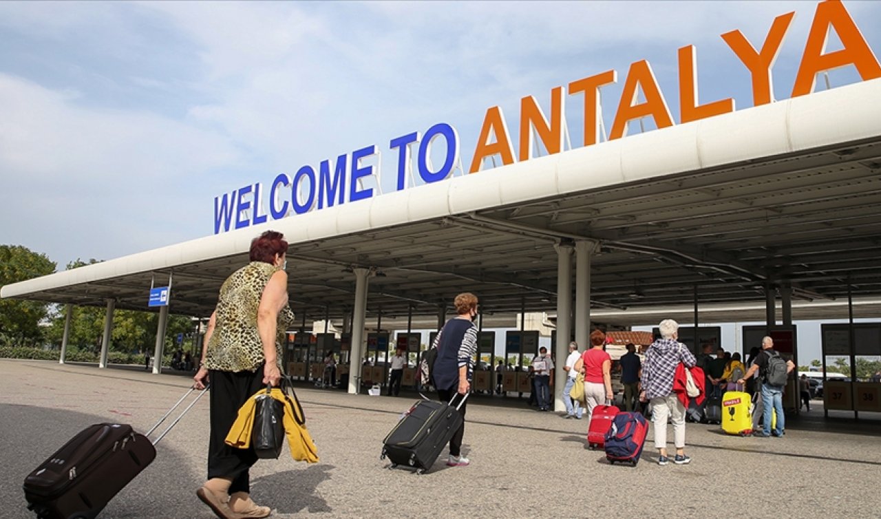 Antalya’da turist sayısı şimdiden 1 milyonu aştı