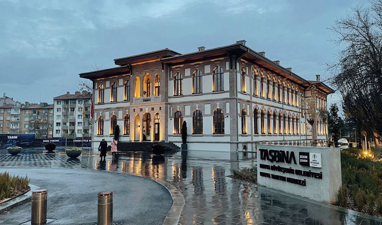 Konya’daki resmi bayramlaşma töreninde adres değişti!