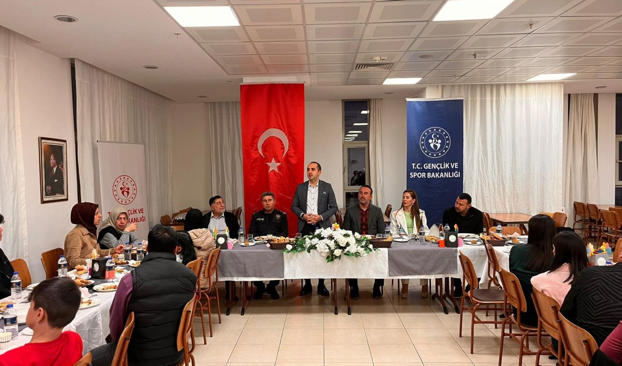 Kulu Kaymakamı Polat depremzede ailelerle iftar yaptı