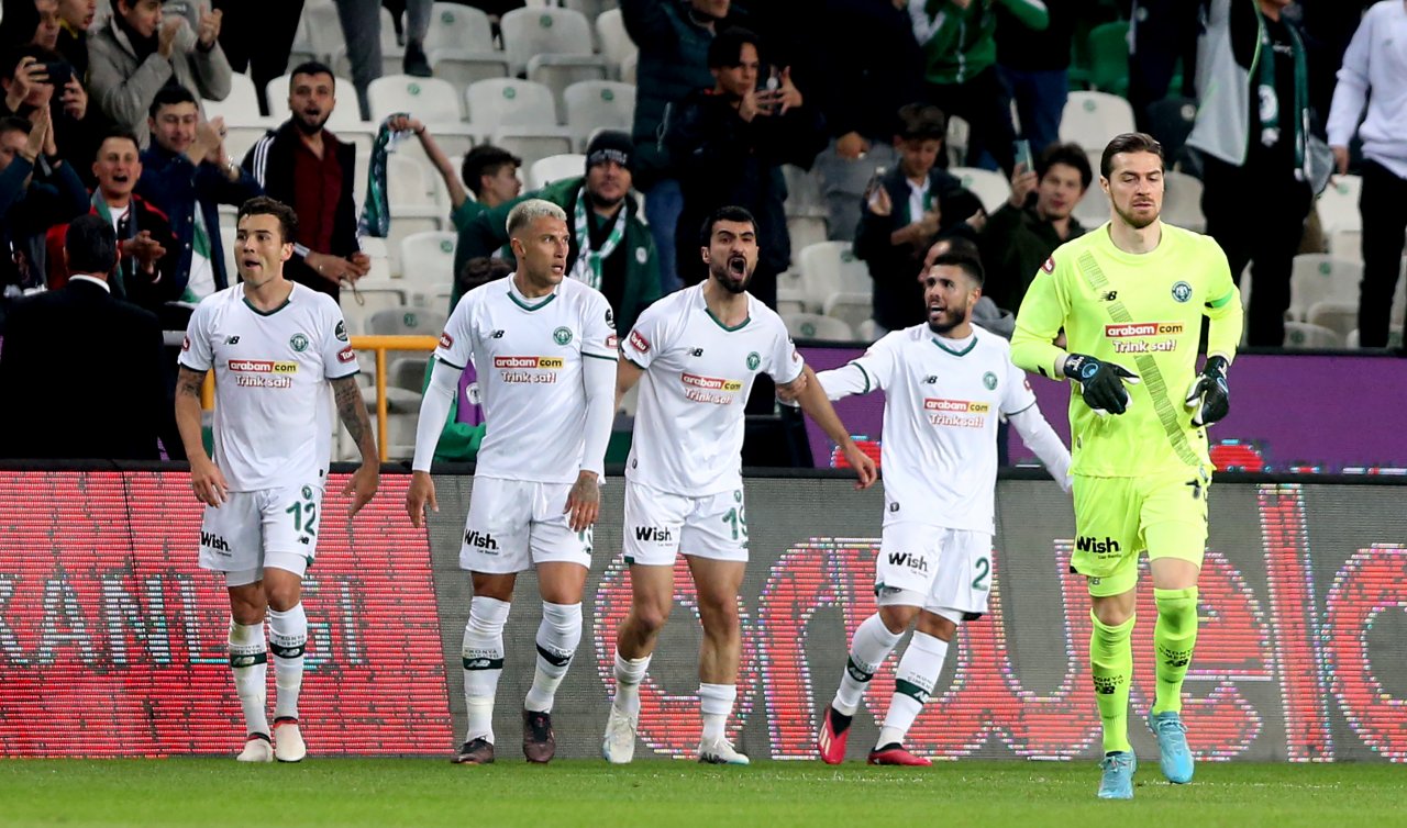 Konyaspor evinde kayıplara oynuyor: 2-1