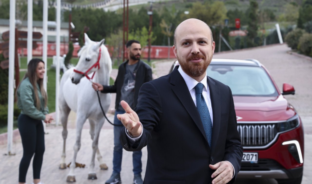 Bilal Erdoğan uluslararası öğrencilere Togg’u tanıttı