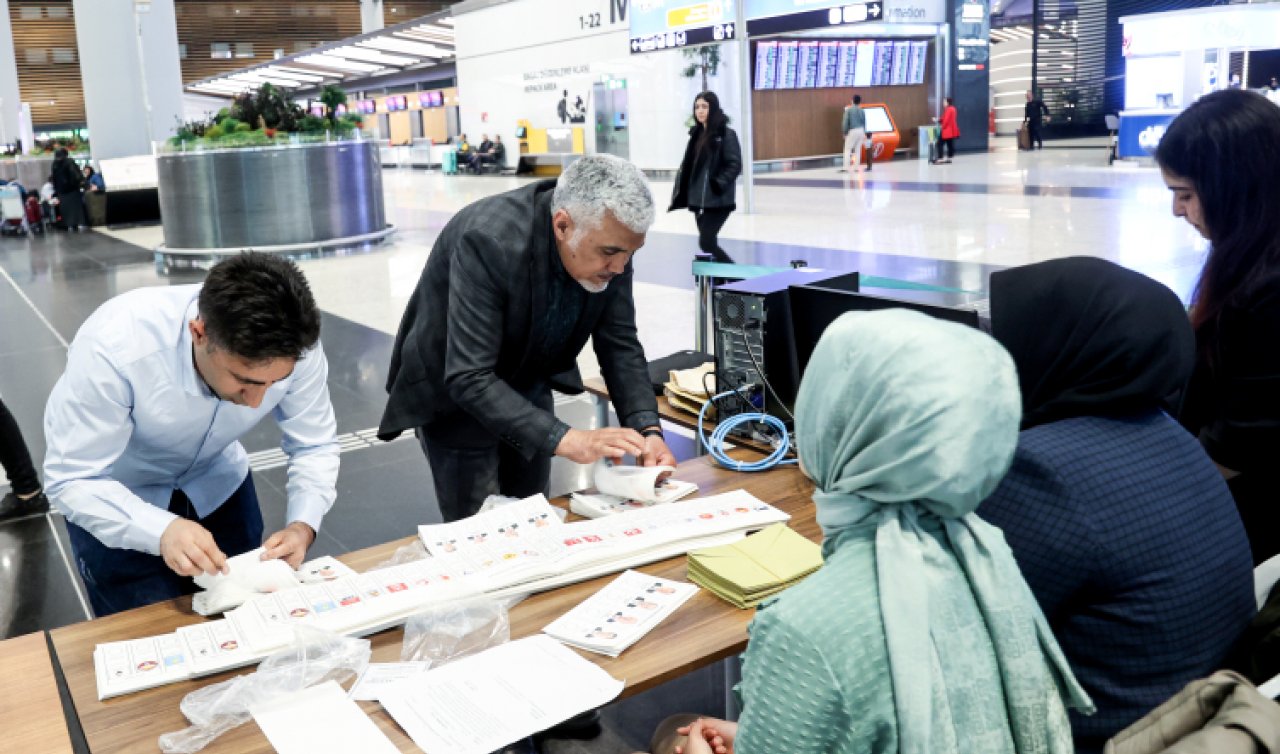 İstanbul Havalimanı’nda oy verme işlemi başladı