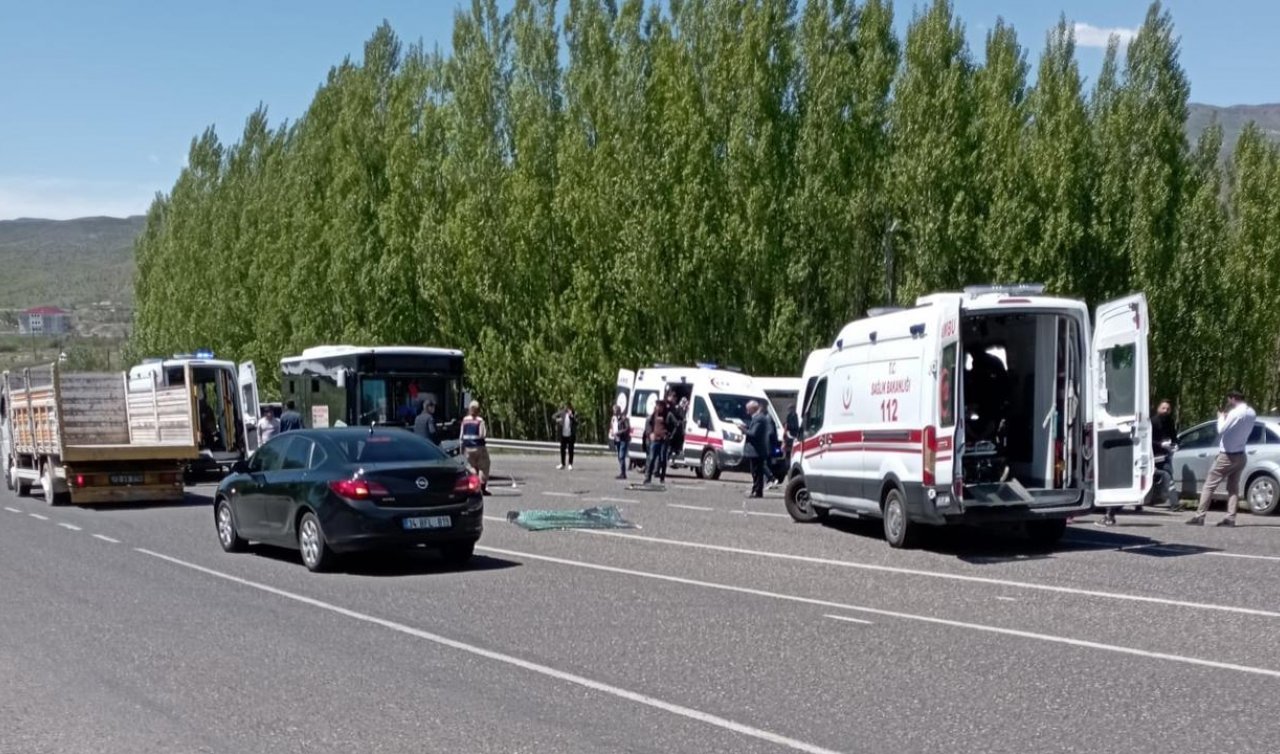 Otobüs ile minibüs çarpıştı: 16 yaralı