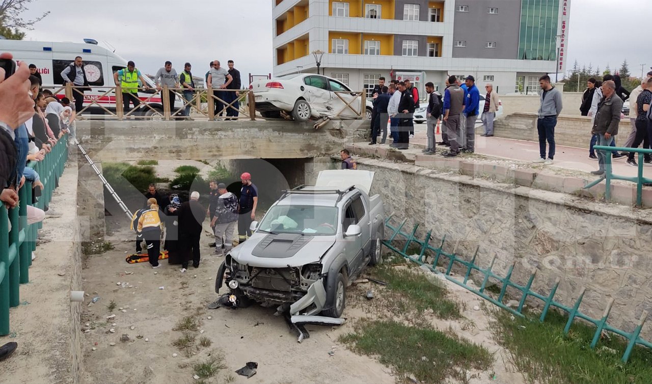 Konya’da otomobil ile kamyonet çarpıştı! Kamyonet dere yatağına düştü  