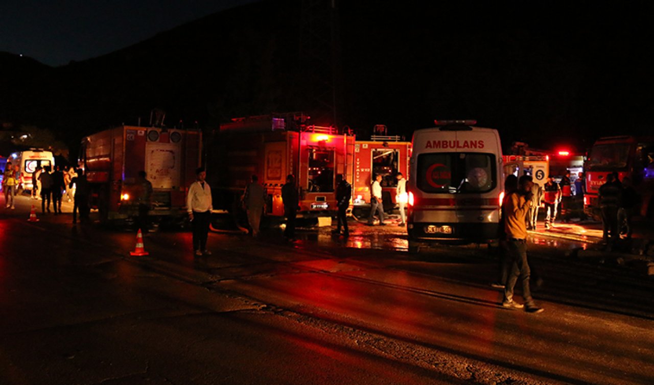Hatay’da feci kaza! Tır ile çarpışan kamyon 11 araca çarptı: 12 ölü, 31 yaralı