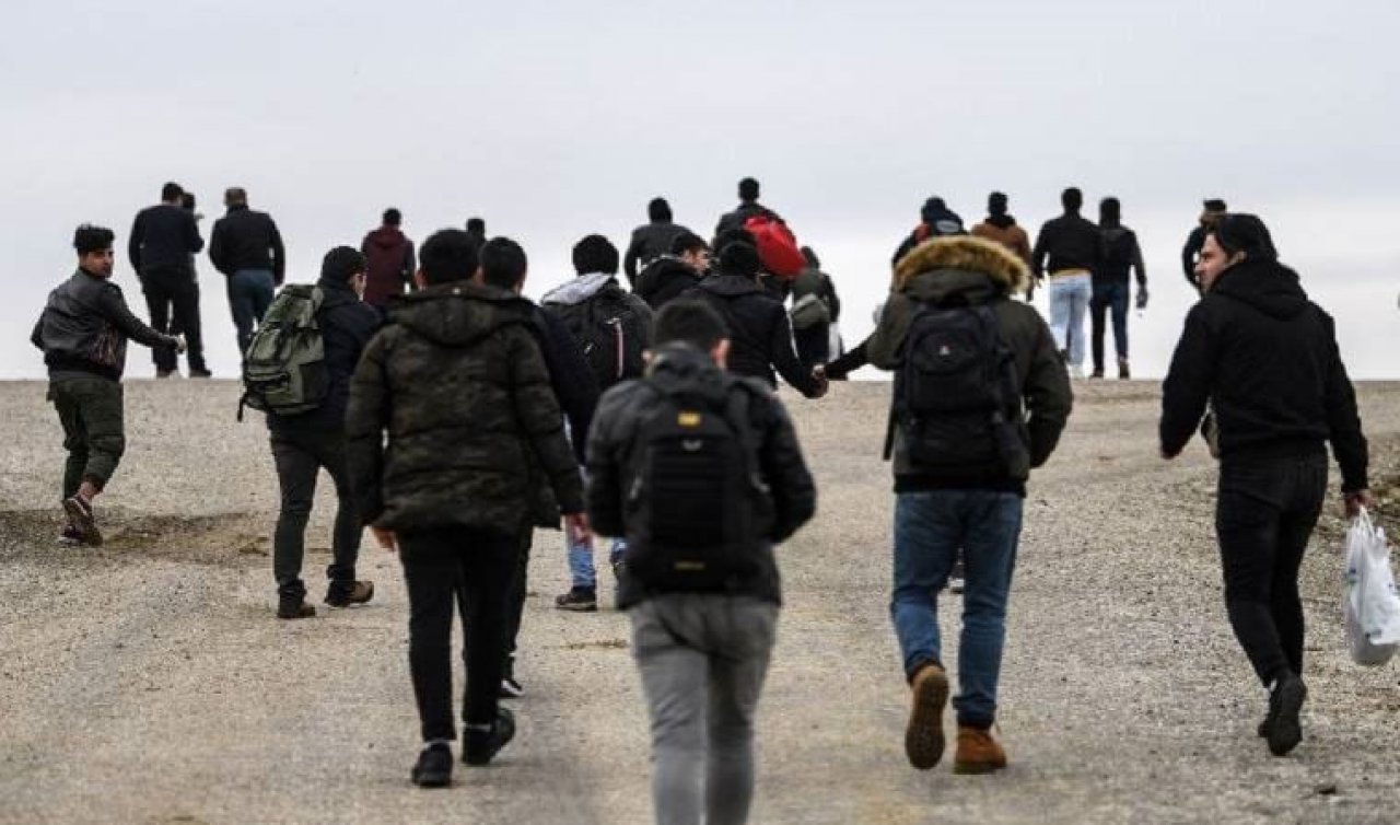 Bir haftada 1390 düzensiz göçmen sınır dışı edildi
