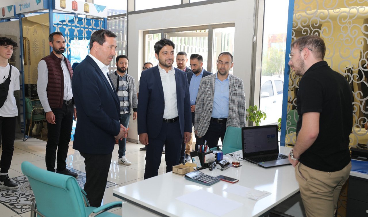 Karatay Belediye Başkanı Kılca ve AK Parti Konya milletvekili adayı Zeren Konya’da esnaflarla buluştu