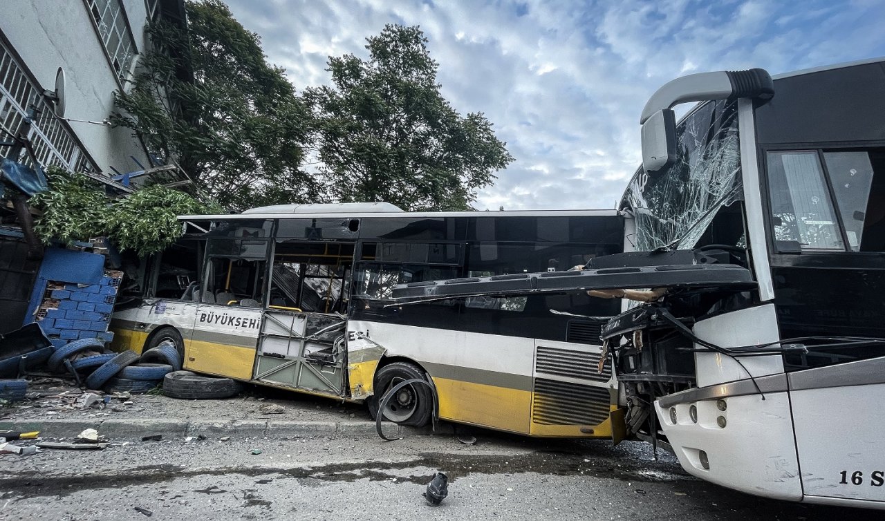 Servis aracı ile özel halk otobüsü çarpıştı!