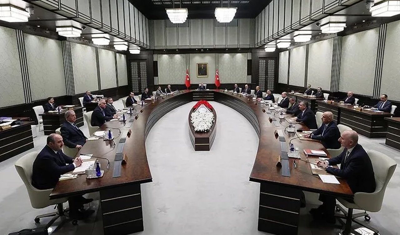 Cumhurbaşkanlığı Kabinesi’nin 16 üyesi AK Parti’den seçildi