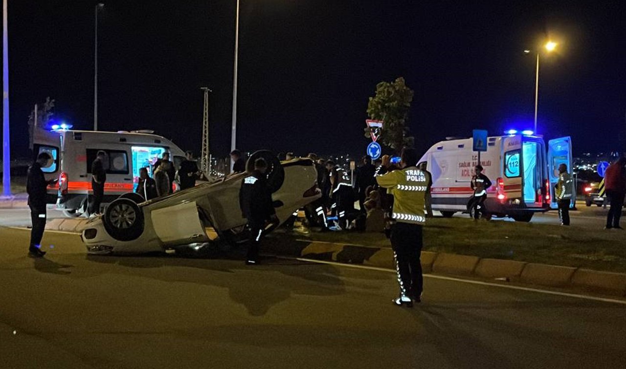 İki otomobil çarpıştı, 5 kişi yaralandı