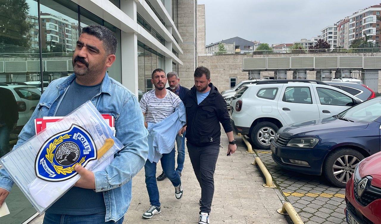Bir kasap alacaklı müşterisini satırla yaraladı