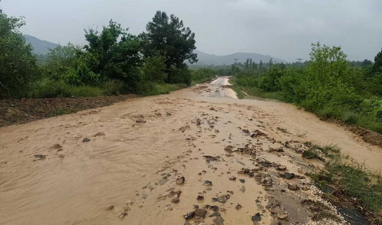 Tarım arazileri ve yollar zarar gördü