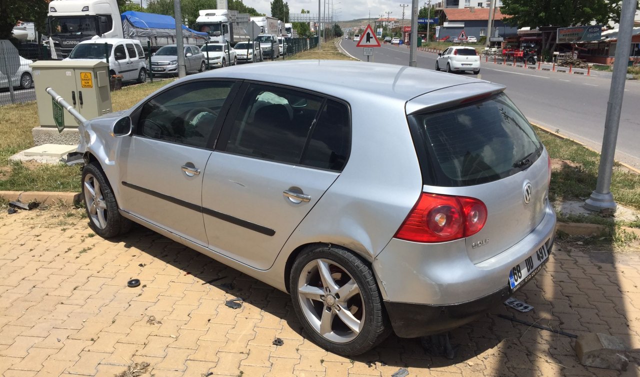 İki otomobilin çarpıştı: 1 kişi yaralandı