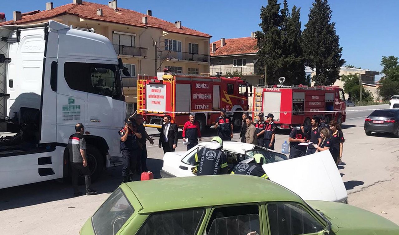 TIR’ın çarptığı otomobildeki karı-kocayı ölüm ayırdı