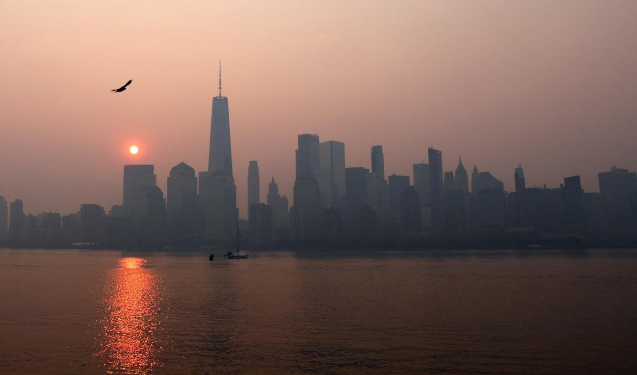 New York’ta orman yangını dumanı nedeniyle maske dağıtılacak