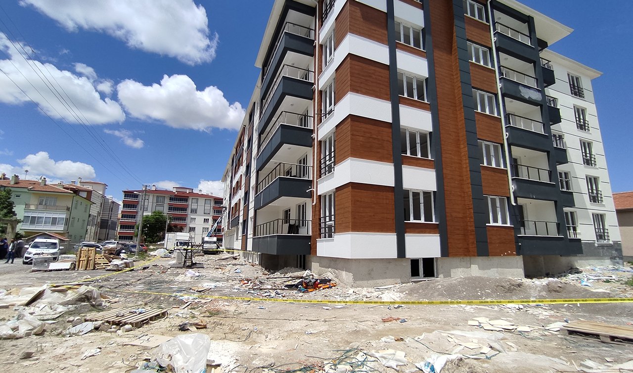 Konya’da binanın 4. katından düşen kişi öldü