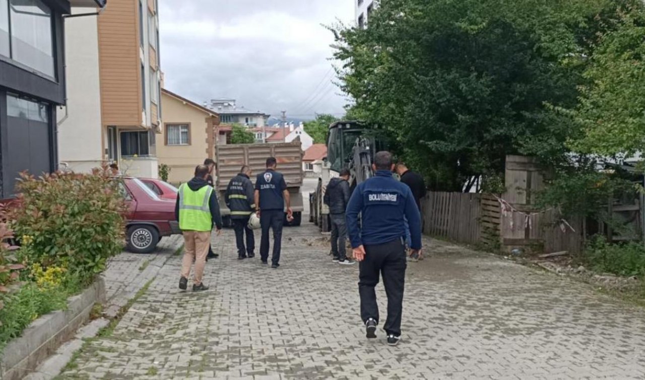 Doğal gaz borusu patladı! Sokak trafiğe kapatıldı