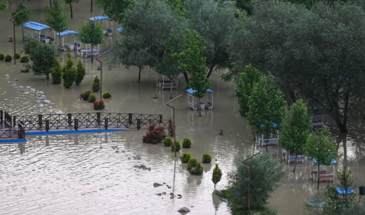 Dikkat Meteoroloji uyardı!13 kente sağanak yağış bekleniyor