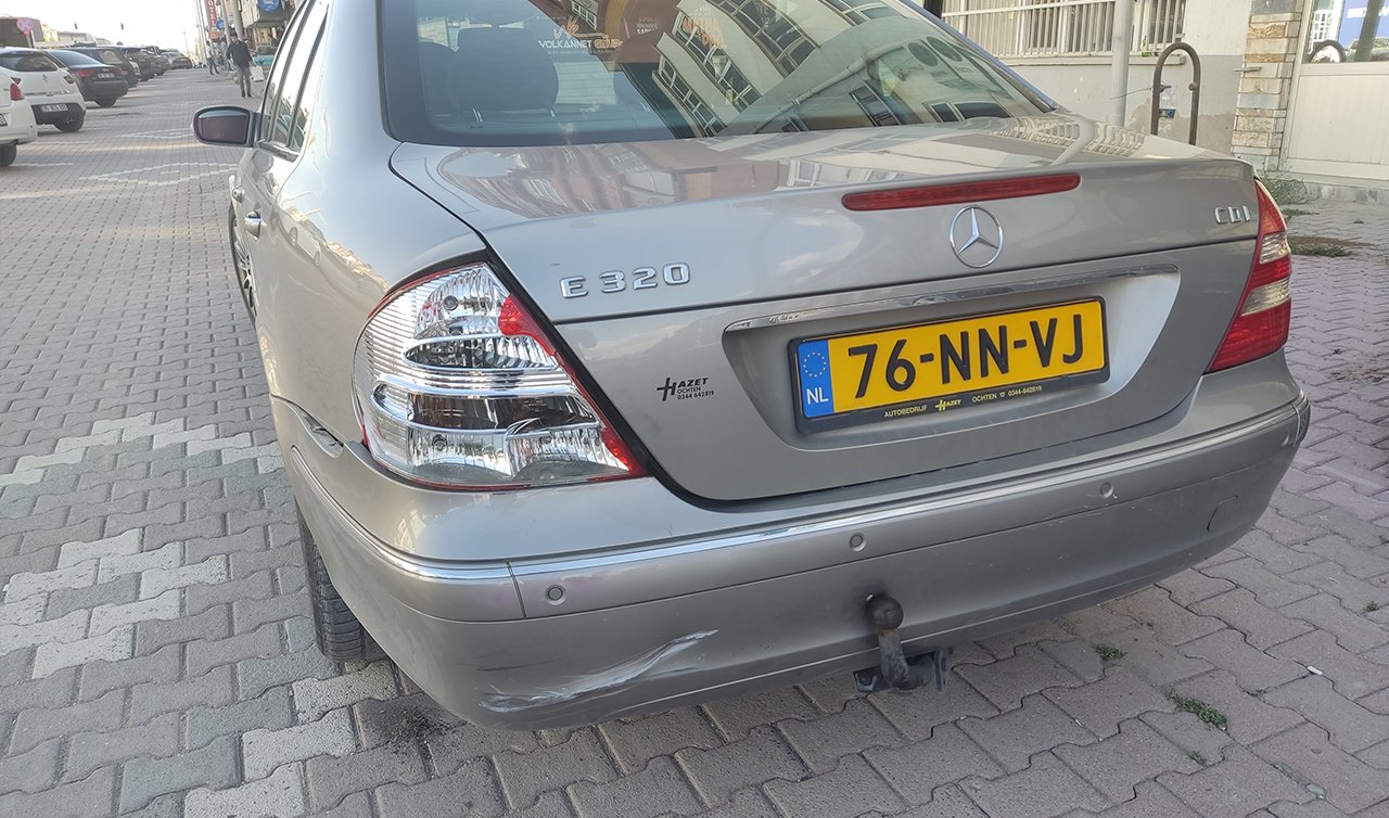 Konya’da yabancı plakalı otomobil kazaya karıştı!