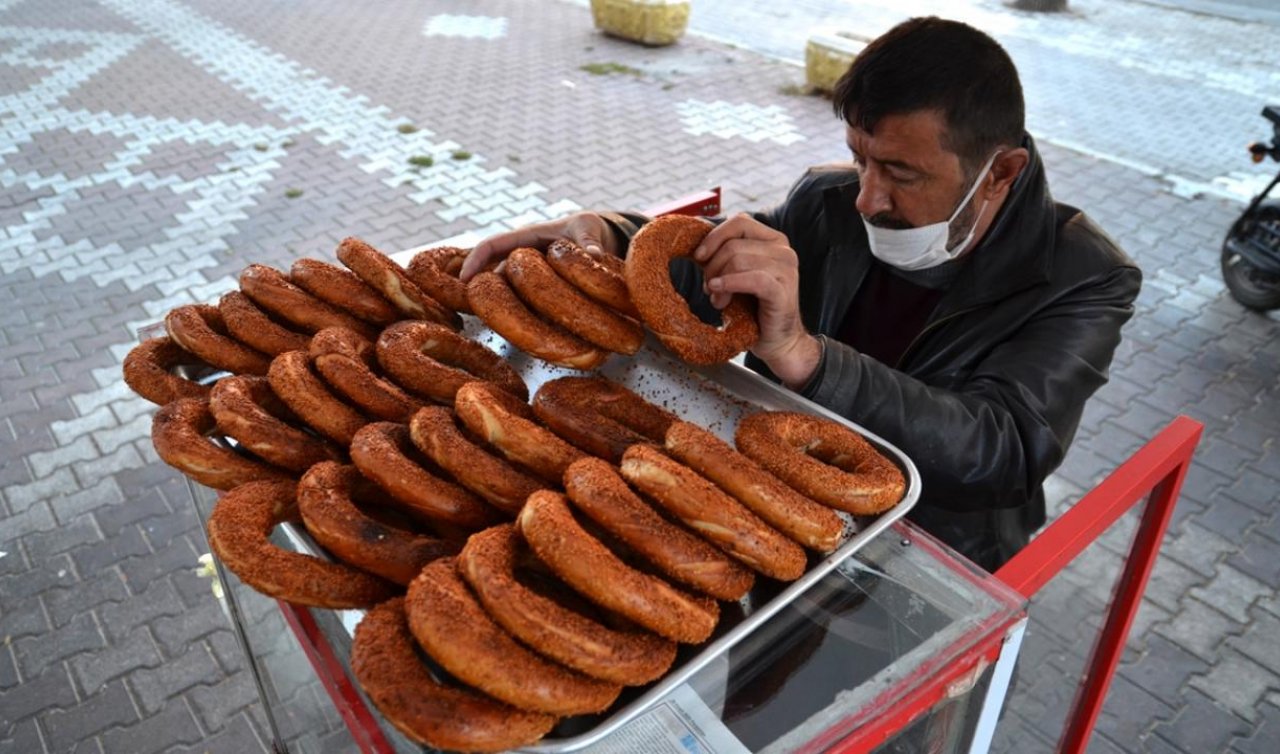 Konya’nın sevilen simalarından biriydi: Görme engelli simitçi Haşim Yıldız vefat etti