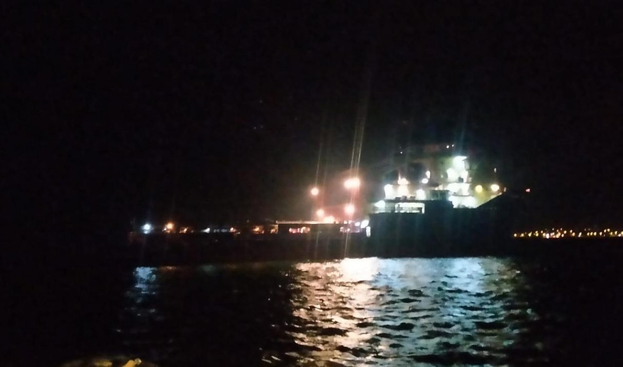 Çanakkale Boğazı’nda arızalanan gemi demirletildi