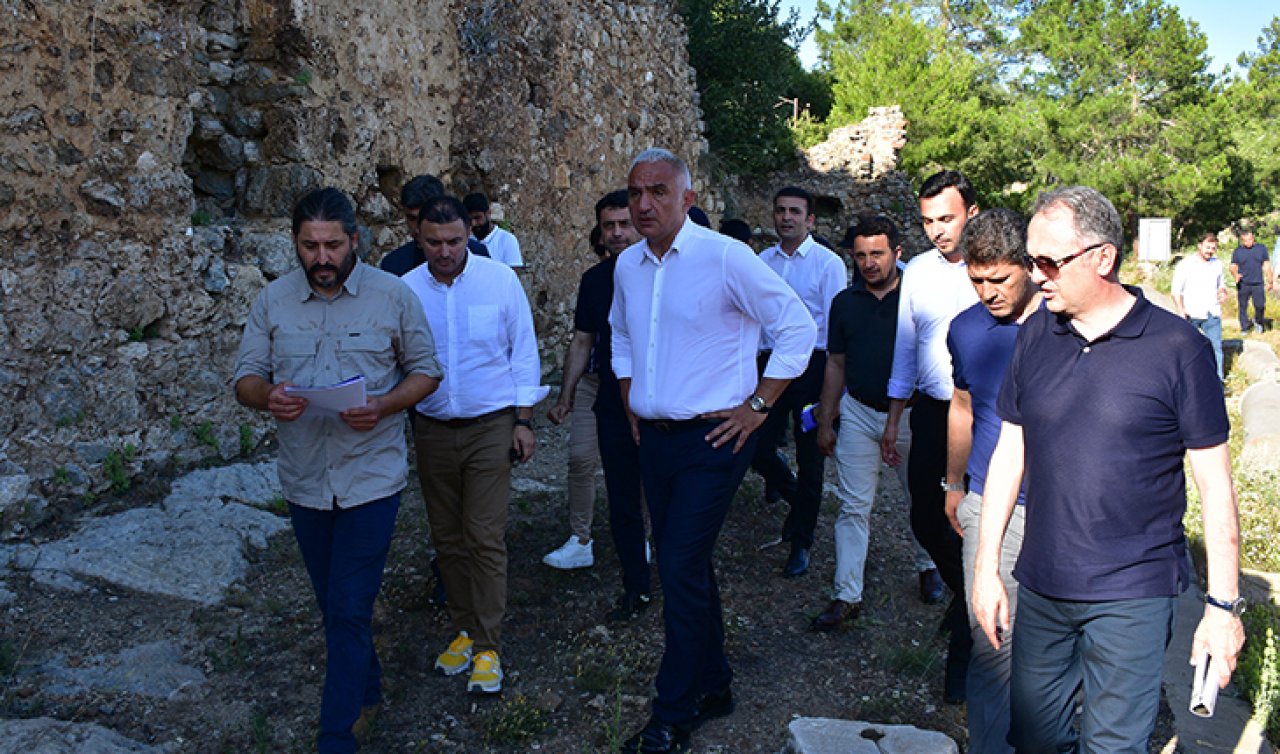 Kültür ve Turizm Bakanı Ersoy, Antalya’da ziyaretlerde bulundu