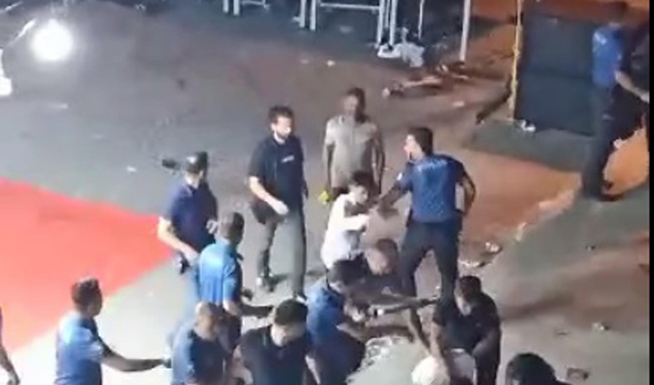 Düğünü sonlandırmaya giden polislere taş sopa balta ile saldırdılar