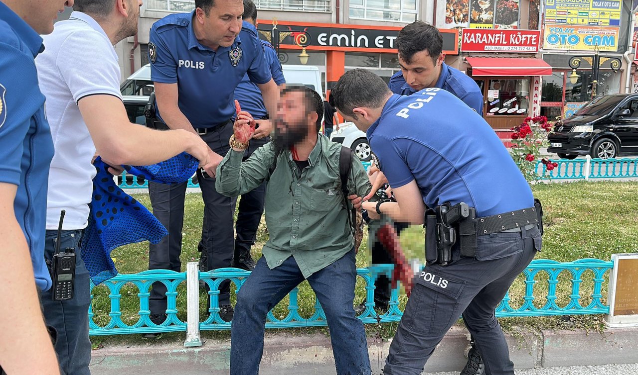 Babalık guru yerler altında! Hem iki çocuğunu dilendirdi hem de çocuklarının gözü önünde polise bıçak çekti!