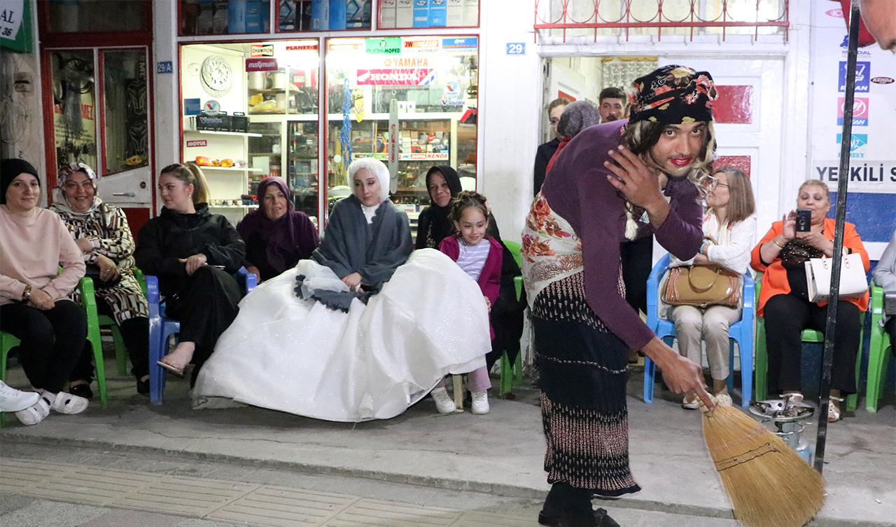 Yok artık dedirtecek gelenek! Damat’a işkence yaptılar gelin olan biteni izledi!