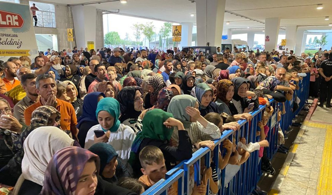 Konyalı hacılar vatan topraklarına döndü