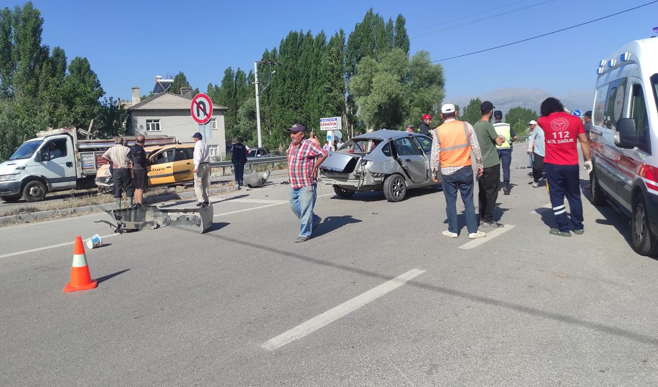 Konya’da ticari taksi ile otomobil çarpıştı: 1 ölü,1 yaralı