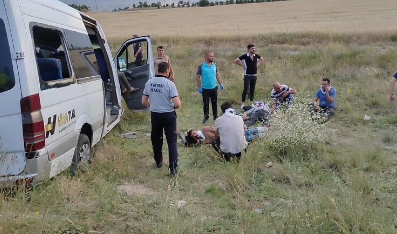 Kayseri’de pikap ile işçi servisi çarpıştı: 21 yaralı