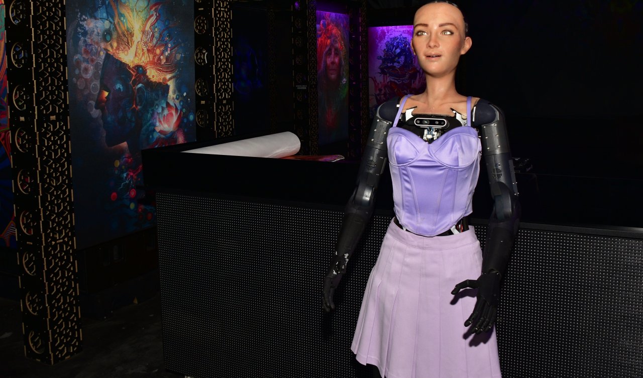 Dünyada vatandaşlığa kabul edilen ilk robot Sophia: “Türliye harika bir ülke’’
