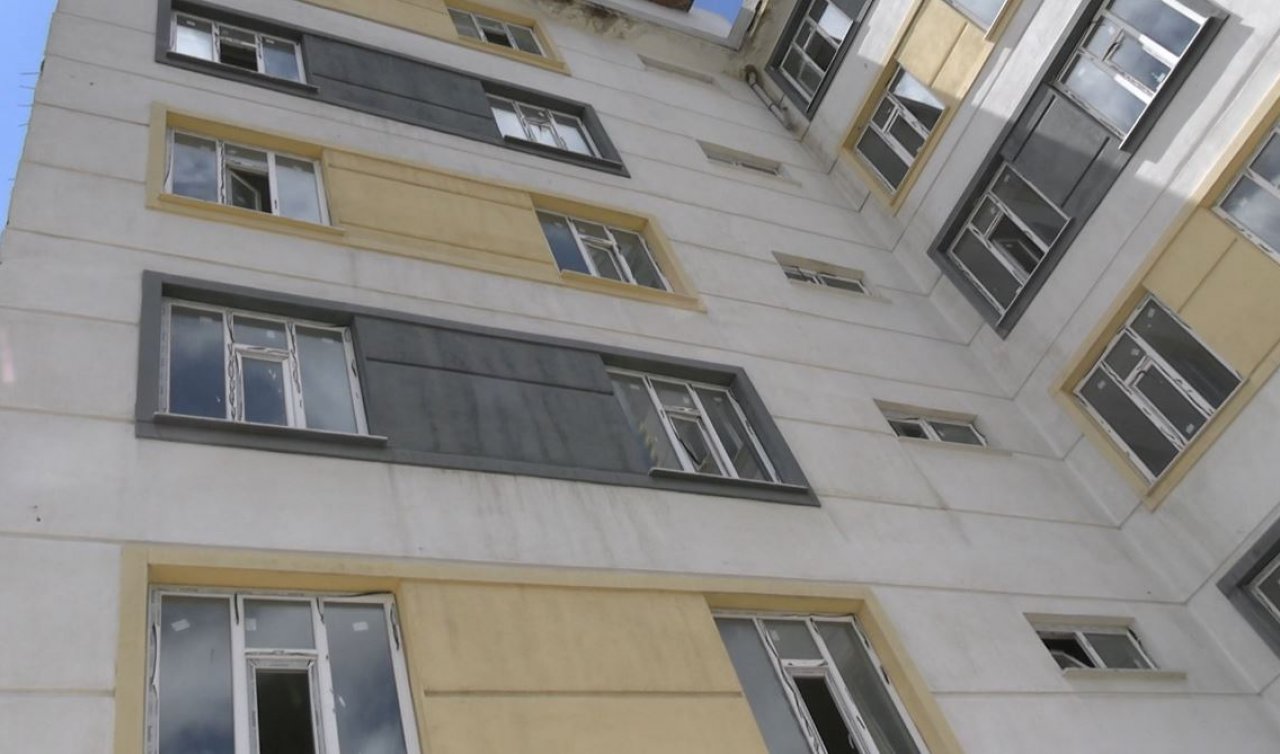 Yer Konya! 10 yıldır yapılmayan bina mahalleliyi çileden çıkarttı