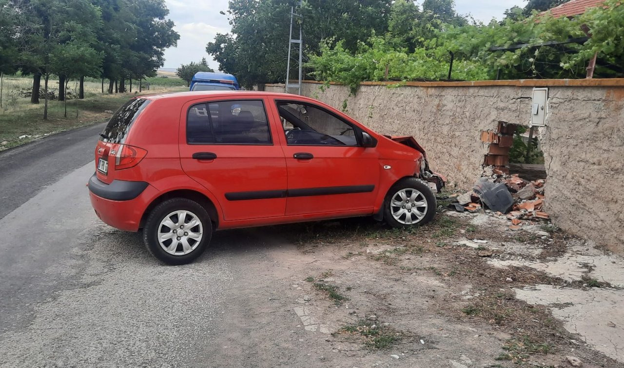 Konya’da otomobil bahçe duvarına çarptı: 1 yaralı