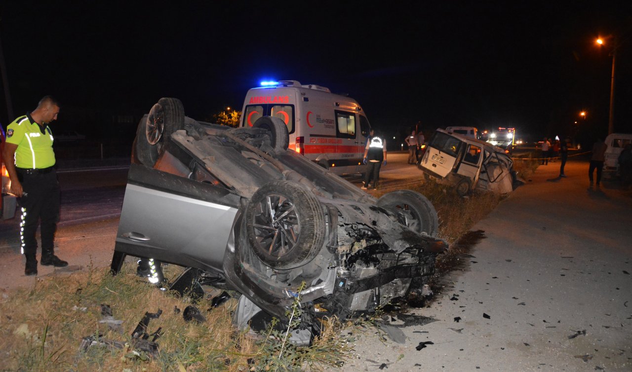 Feci kaza! İki otomobil çarpıştı: 2 ölü 1 yaralı
