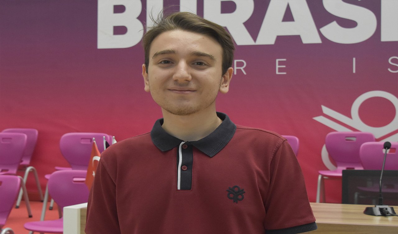 Konya’da YKS’de AYT sayısal Türkiye birincisi Namık Emre Acar!  “12 senedir düzenli olarak çalıştım’’