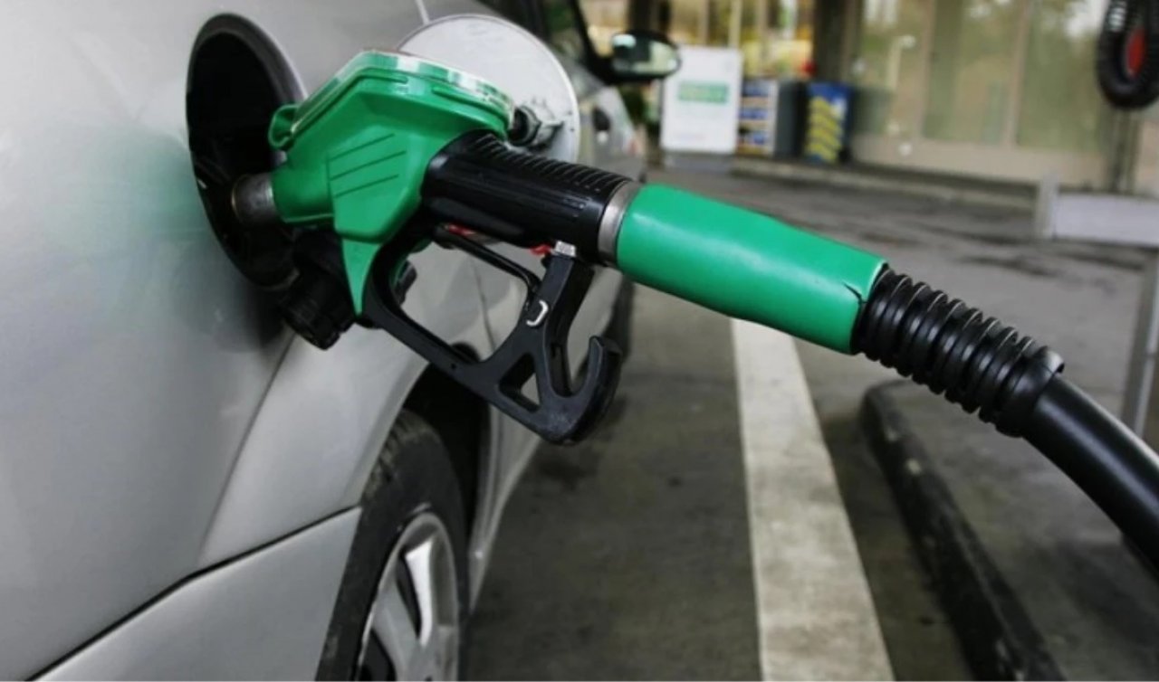 Bu artış kontak kapattırır! Motorinin ardından benzine de büyük zam geliyor