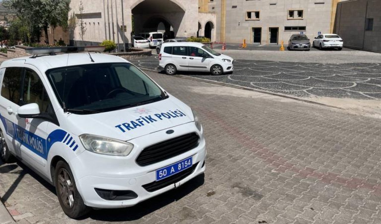 Otel havuzunda dehşet: Eşi ve kızını bıçaklayarak öldürdü