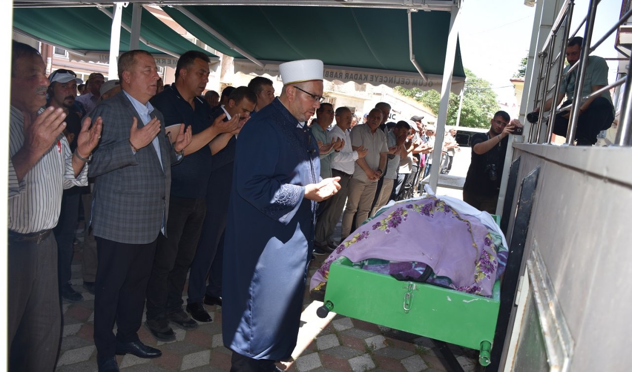  Konya yolunda feci kaza: 7 kişinin cenazesi defnedildi