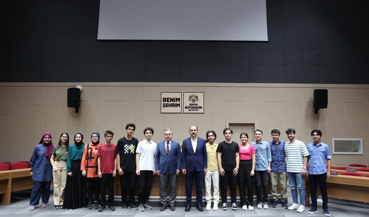 Başkan Altay YKS’de ilk 100’e giren öğrenciler ile buluştu